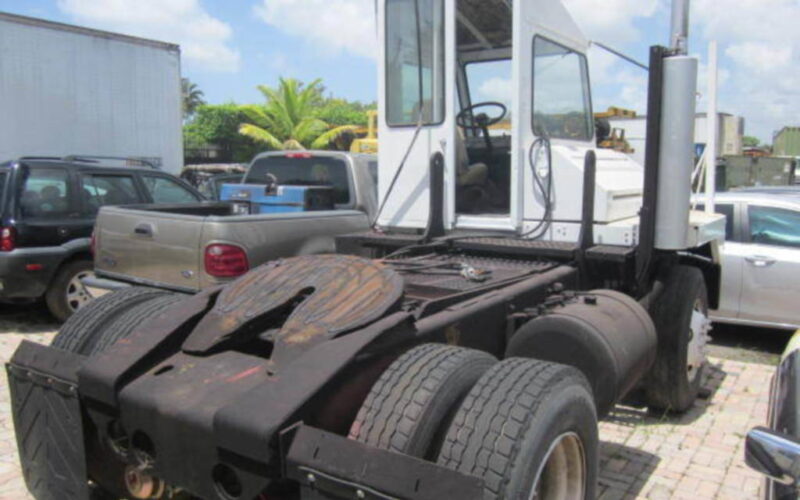 KALMAR Model 30 Yard Mule 6