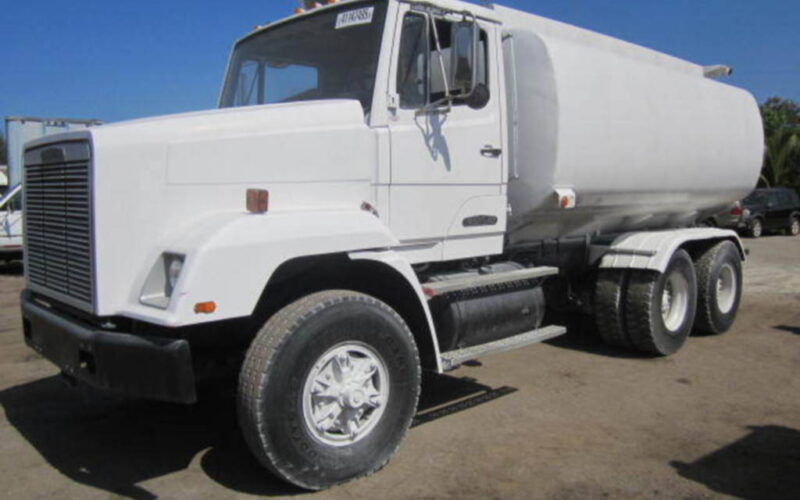 frl 5000 Gallon Spray Truck 1