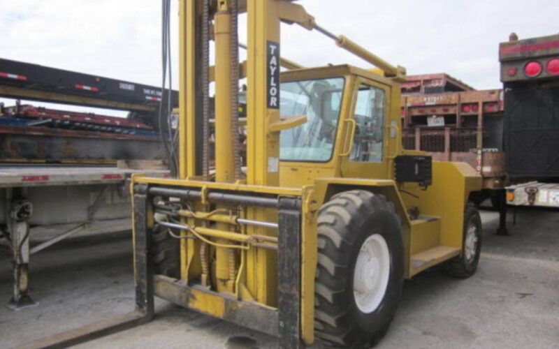 taylor T-250M Forklift 1